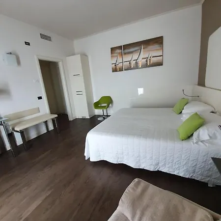 Desenzano 4*